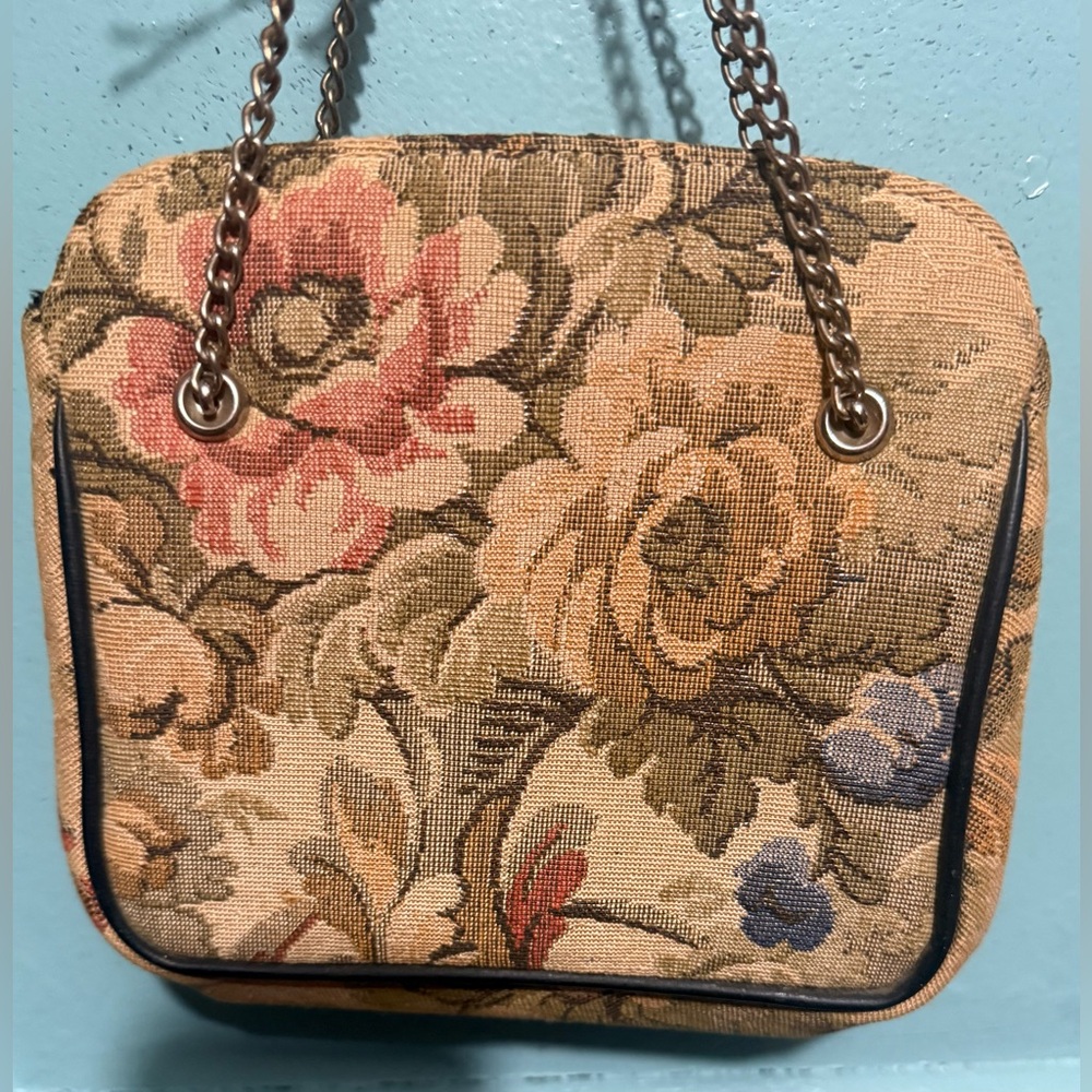Vintage Floral Tapestry Chain Strap Bag-& Earring Bundle (earrings are all NWOT)